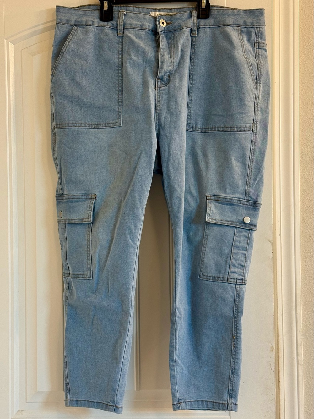 Light Blue Celebrity Ace Women's Skinny Cargo Jeans